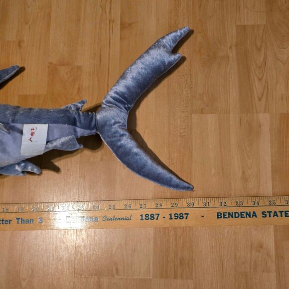 DISNEY STORE Chum Shark Puppet Plush Finding Nemo - Picture 11 of 11